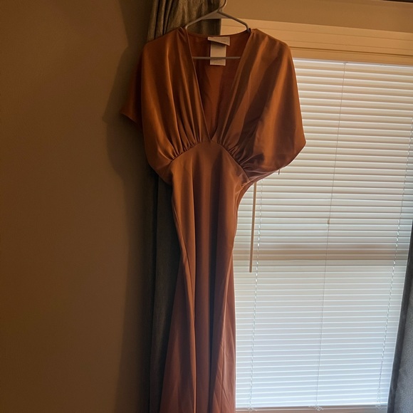 BHLDN Leila Deep-V Flutter-Sleeve Satin A-Line Gown-SAND DUNE-US 6/UK 10 - Picture 2 of 3